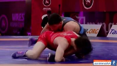 برد مهدی یوسفی برابر حریف تاجیک در وزن 79KG - پارس فوتبال