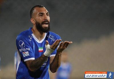 کلیپ سلفی گرفتن روزبه چشمی با هواداران استقلال پیش از دیدار استقلال با خیبر