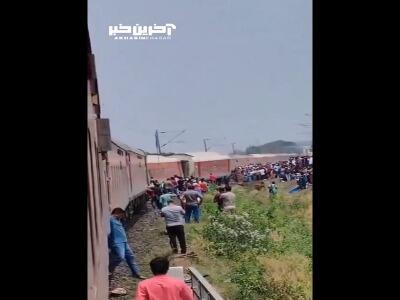 ۲۵ مجروح در اثر خروج قطار از ریل در هند