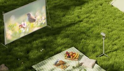 سینما در هر جایی که بخواهید؛ رونمایی نمایشگر ۷۰ اینچ قابل حمل