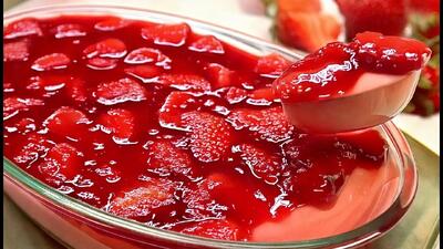 فقط شیر و توت فرنگی! طرز تهیه دسر بهشتی فقط با 2 قلم مواد