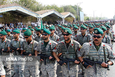 مقابل دشمنان خداصف ببندید