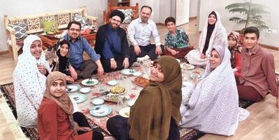 آیا فطریه میهمان را باید میزبان بدهد؟
