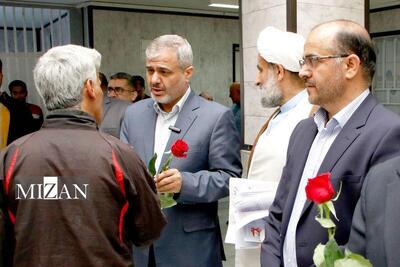 رئیس کل دادگستری استان تهران از زندان تهران بزرگ بازدید کرد/ ۵۵ مددجو آزاد شدند