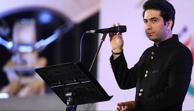 اجرا قطعه «دستم را بگیر» توسط محمد معتمدی در برنامه 1001