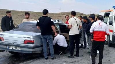 برخورد ۲ خودرو در سه‌راهی تفرش، آشتیان و فراهان ۶ مصدوم بر جای گذاشت