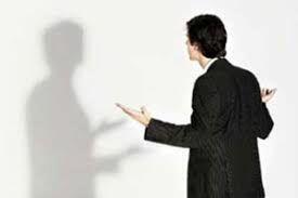صحبت کردن با خودتان فوایدی دارد که بهتر است بدانید