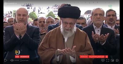 عکسی از پزشکیان، سیدحسن خمینی، عراقچی، سردار سلامی و قالیباف در صف اول نماز عید فطر به امامت رهبر انقلاب