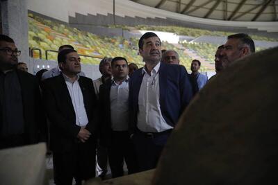 بازدید وزیر ورزش و جوانان از ورزشگاه  انقلاب کرج