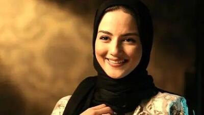 طراحی شیک و خاص مانتو پردیس پورعابدینی با طرح پروانه +عکس جذاب