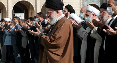 لحظه ورود رهبر انقلاب به مصلی تهران + فیلم