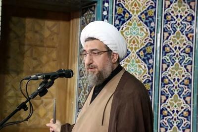 امام جمعه تبریز: مسئولان نباید به حاشیه بروند؛ وظیفه اصلی آن‌ها کنترل مباحث اقتصادی است