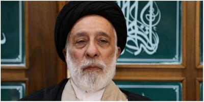 عکسی از سیدهادی خامنه‌ای در منزل مهدی کروبی بعد از رفع حصر
