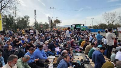 تصاویری از حضور نمازگزاران خارجی در مراسم اقامه نماز عید سعید فطر تهران