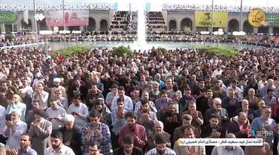 لحظاتی از نماز عید فطر به امامت رهبری