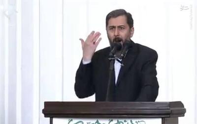 فیلم/ شعرخوانی احمد بابایی از زبان حاج قاسم در مصلی تهران