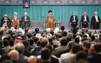رهبر انقلاب: سرعت حوادث امروز اقتضا میکند همه کسانی که خود را در این حوادث دخیل یا متأثر میدانند جایگاه خودشان را مشخص کنند
