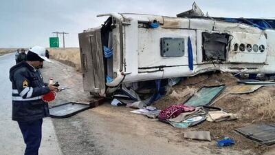 دلیل واژگونی اتوبوس مسافری کرمان مشخص شد