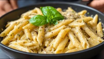 طرز تهیه پاستا پستو با بادمجان به روش آشپز مشهور ایتالیایی (فیلم)