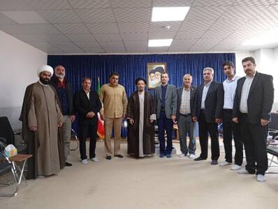 دیدار مدیران باشگاه فرهنگی ورزشی پلیمرخلیج فارس باامام جمعه خرم آباد و نماینده ولی فقیه در لرستان