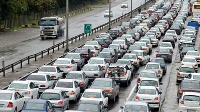 آغاز موج بازگشت مسافران نوروزی؛ جاده‌های شمالی زیر بار ترافیک سنگین