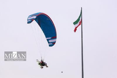 جشن «۱۲ فروردین» در آسمان پایتخت؛ برج میلاد میزبان شد+عکس