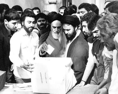 امام خمینی در کدام خیابان و کدام شهر در همه پرسی شرکت کرد/ بنیانگذار جمهوری اسلامی چگونه رای داد؟