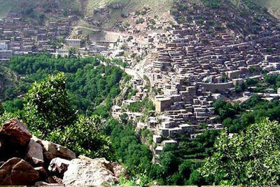 روستای روئین؛ بهشت پلکانی ایران با عطر شکوفه‌ها و هنر دست