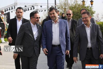 حضور وزیر ورزش و جوانان در جشن «تکریم پرچم» - پارس فوتبال