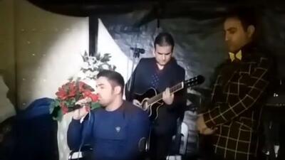 فیلم آوازخوانی پسر معلولی که انگار خدا حنجره اش رو بوسیده / جوری با احساس خوند همه اشک ریختن!