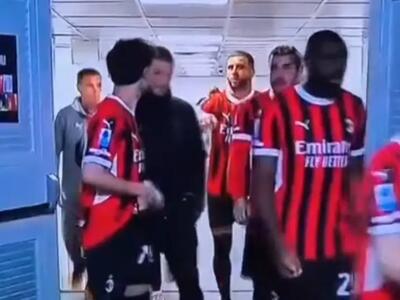 تذکر واکر به فلیکس: پاس بده، ما مسی نیستیم!