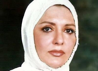ظاهر قاجاری گوگوش در نوجوانی؛ دهه ۳۰