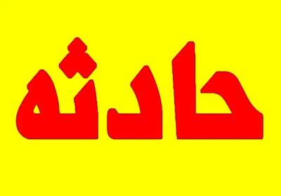 سقوط دردناک کودک ۸ ساله از خودروی پژو در جاده طبس | جزئیات تکان‌دهنده
