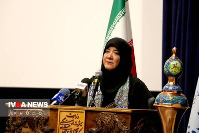 معاون وزیر میراث فرهنگی: صنایع دستی راه حل ارتقای منافع ملی است