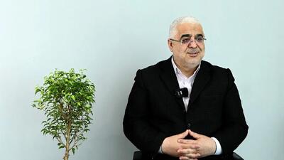 جبهه پایداری و تندروها خاکریز به خاکریز جلو می‌آیند/ چرا وزرا باید دنبال نوبت گرفتن از ثابتی و رسایی باشند؟