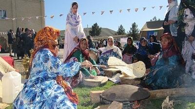 برپایی نمایش‌های بومی و محلی و شلوغی در باغ فین کاشان + فیلم