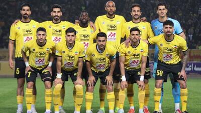 پوستر ذوب آهن برای بازی مقابل چادرملو در بحبوحه بحران آب میان دو استان اصفهان و یزد - آینه فردا