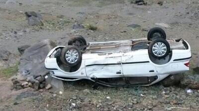 واژگونی سمند در مهران جان ۲ نفر را گرفت