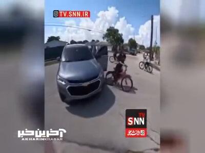 دستگیری وحشیانه دوچرخه‌سوار نوجوان توسط پلیس آمریکا!