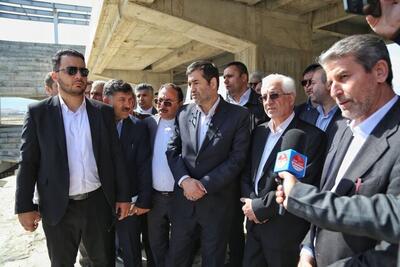 بازدید وزیر ورزش‌وجوانان از پروژه‌های نیمه‌تمام ورزشی خراسانشمالی