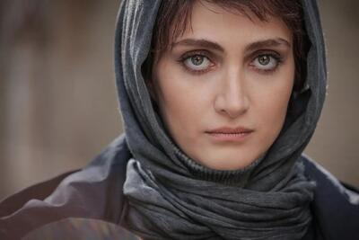 طبیعت‌گردی الناز ملک و خواهرش/ شباهت عجیب خانم بازیگر و خواهرش سوژه شد