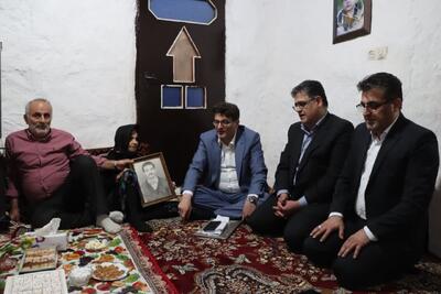 دیدار مدیرکل بنیاد مسکن گیلان با مادر شهید فریدی در فومن