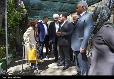 بازدید استاندار فارس از سرای سالمندان شیراز در روز طبیعت- عکس صفحه استان تسنیم | Tasnim
