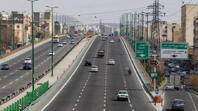 در اکثر معابر و بزرگراه‌های پایتخت ترافیک عادی و روان است