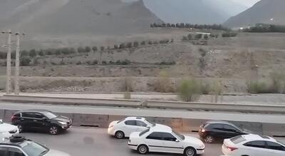 ببینید! ترافیک فوق سنگین در جاده هراز به‌ تهران / این جاده ها یکطرفه شدند | 15 فروردین 1404