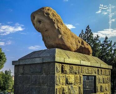 مجسمه شیرسنگی همدان؛ مجسمه‌ای که روزگاری بر دروازه این شهر جای داشت+ عکس