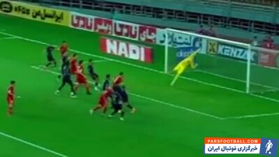 واکنش دیدنی اخباری برابر ضربه سر مریدی - پارس فوتبال