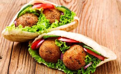 آشپزی حرفه ای؛ طرز تهیه ساندویچ فلافل با این ترفند ها نه خشک میشه نه خمیر