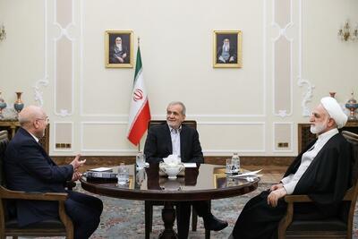 در اولین نشست مشترک سران قوا در سال 1404مطرح شد؛ همدلی و عزم قوای سه‌گانه در راستای تحقق شعار سال