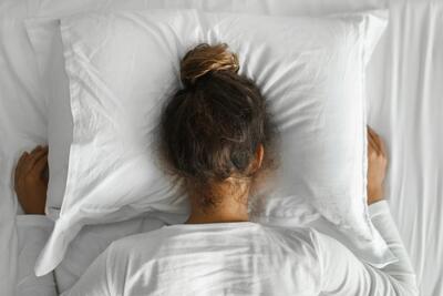 راهکاری ساده برای خاموش کردن افکار مزاحم هنگام خواب